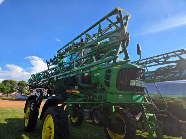 John Deere M4025